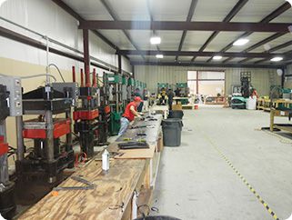 پرس لاستیکی ما در کارخانه آمریکا کار می کند